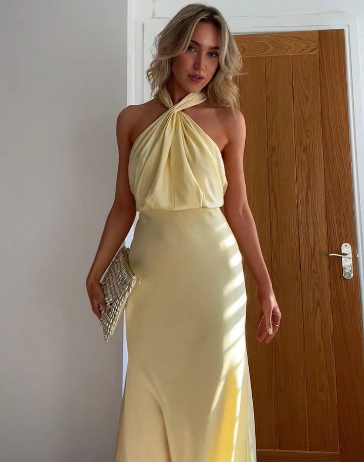Ismira - Elegante abito lungo con scollo all'americana e ruches