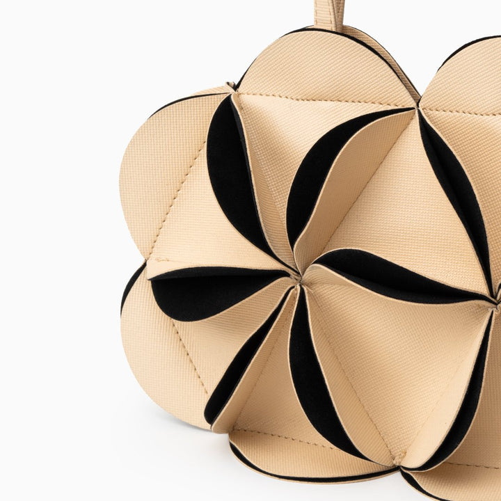 Monique Flower - Pochette