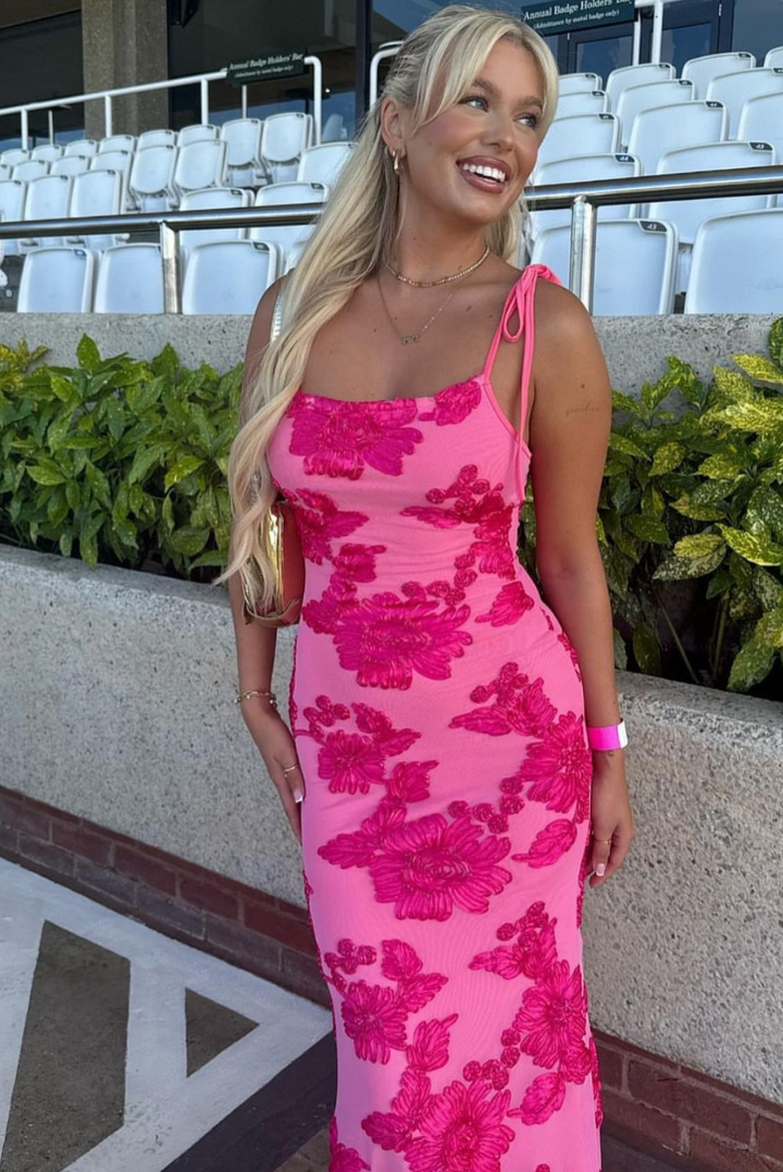 Xavina - Abito con cinturino annodato e fiori rosa