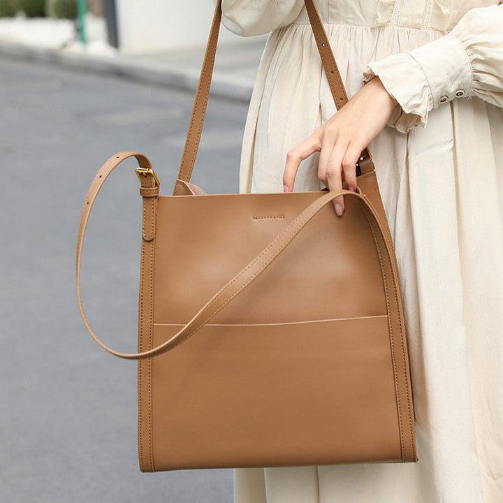 Camille - Borsa
