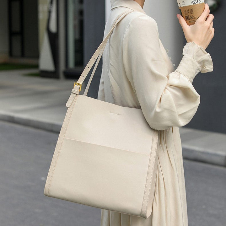 Camille - Borsa