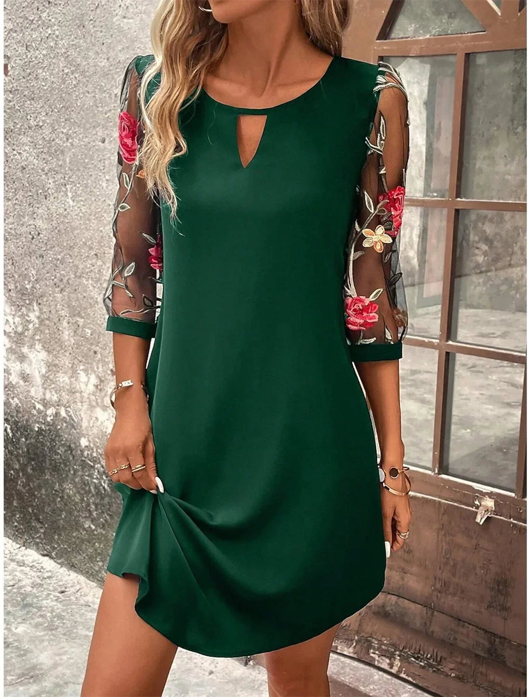 Flavia – Abito Elegante con Maniche in Tulle Ricamato