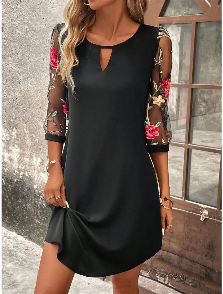 Flavia – Abito Elegante con Maniche in Tulle Ricamato