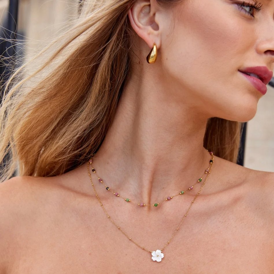 Lale - Collana con fiore bianco